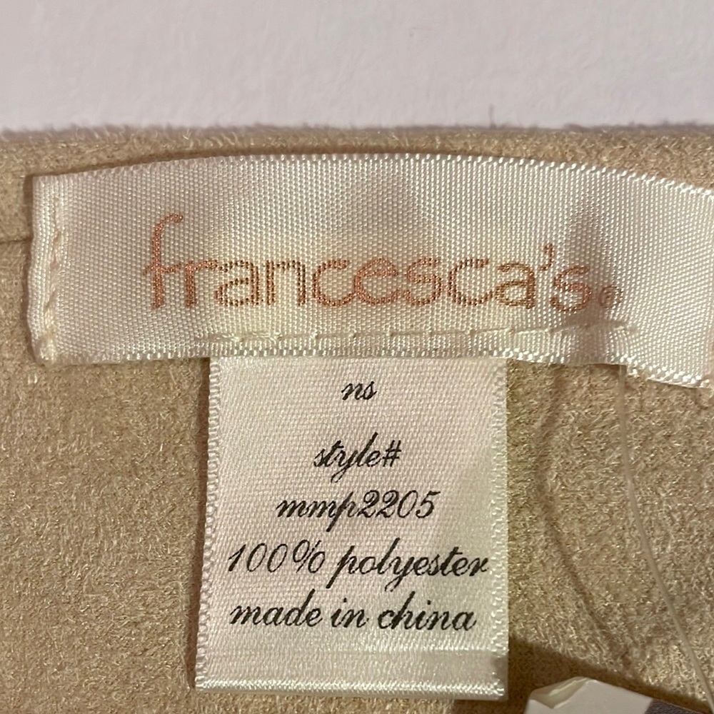 BOHO FRANCESCA’S SHAWL PONCHO WRAP WHITE BEIGE NWT - Picture 4 of 15